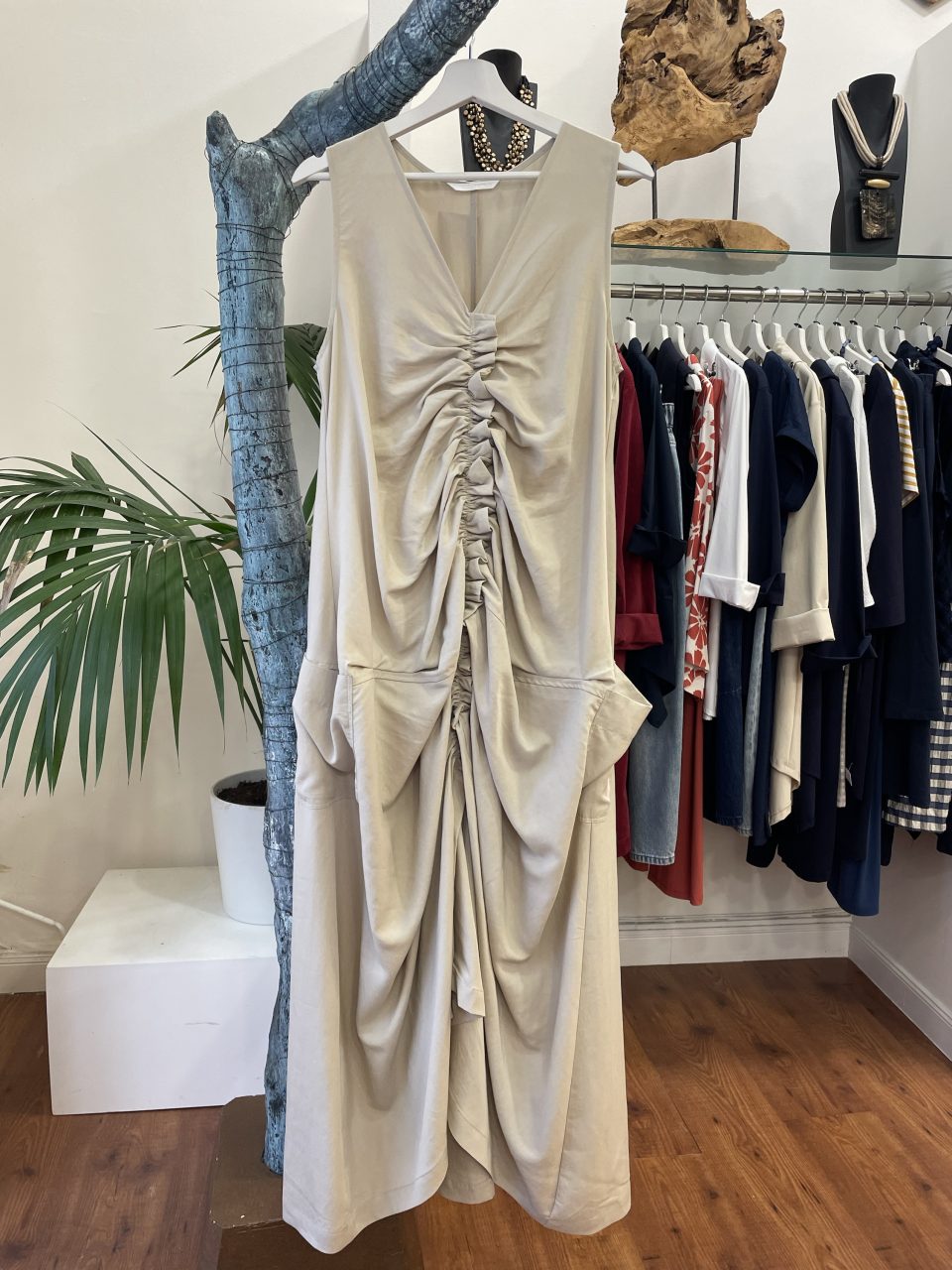 Vestido FRUNCES beige