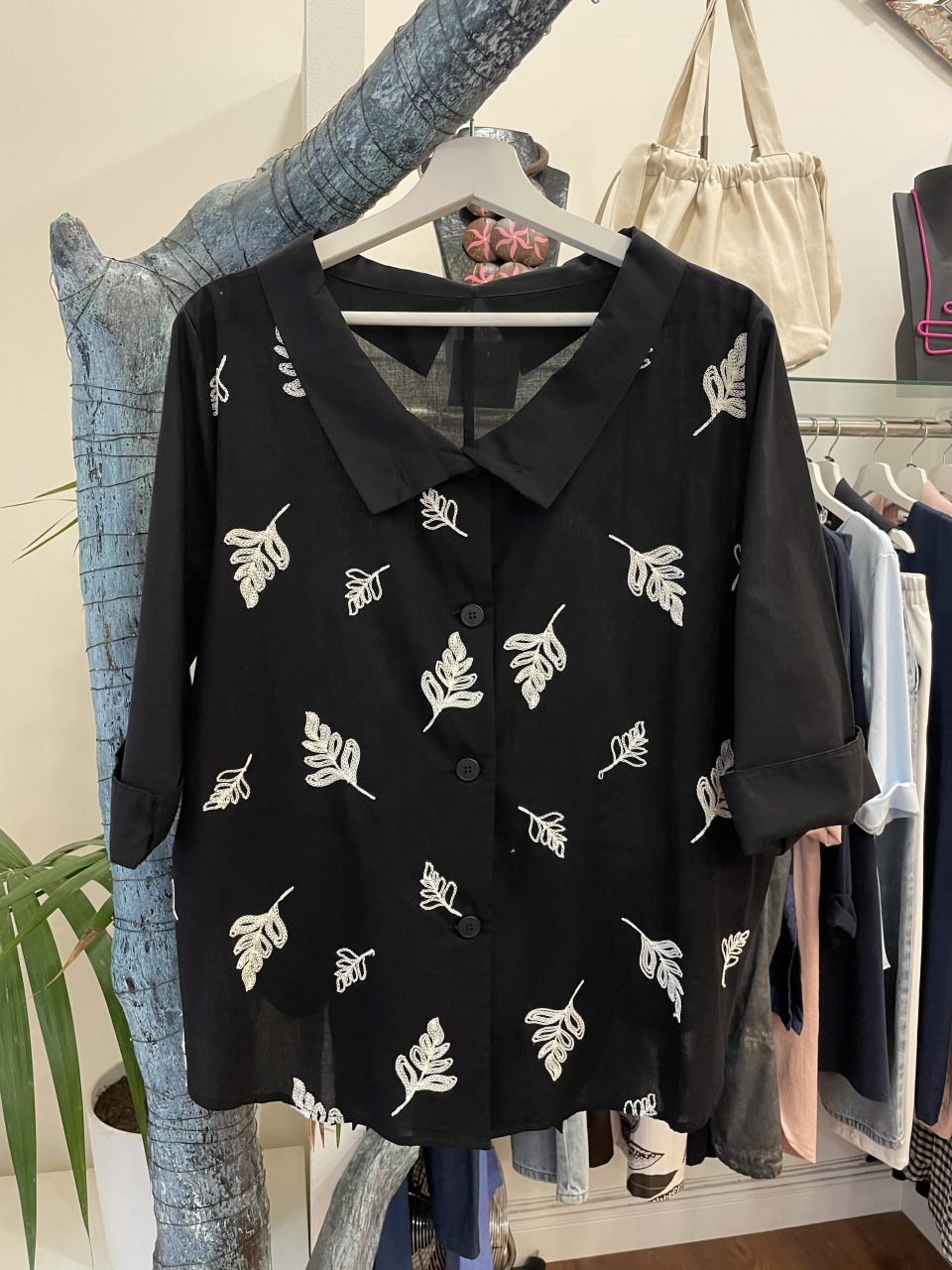 Camisa HOJA negra