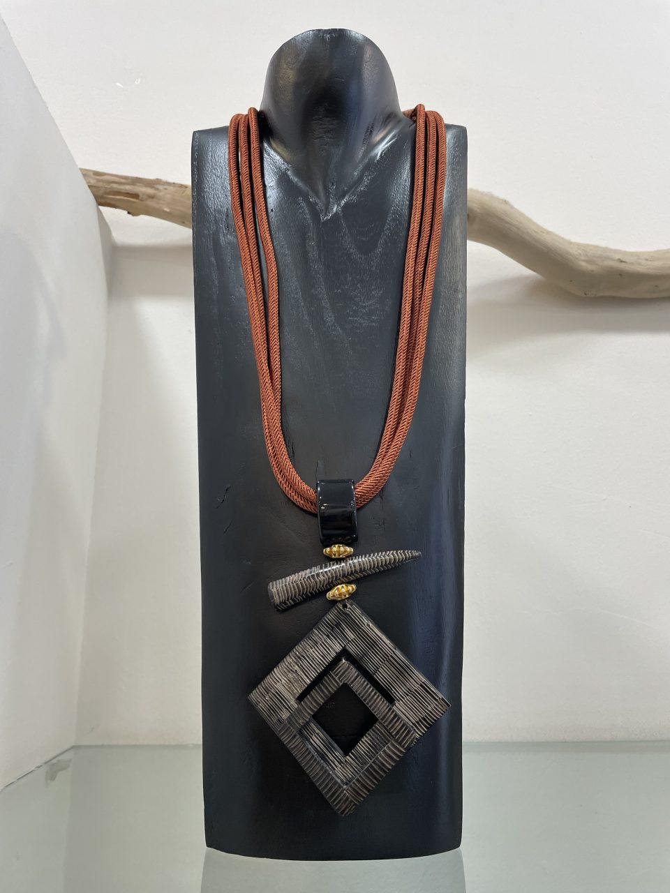 Collar LARGO