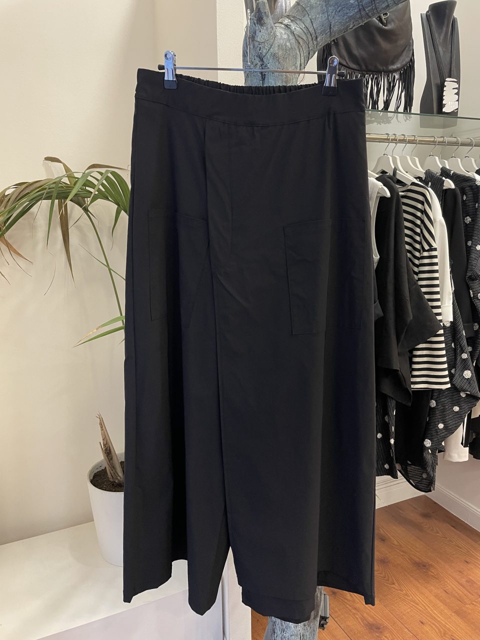 Pantalón MARC negro