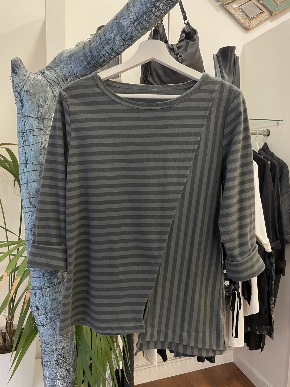 Camiseta RAYAS gris