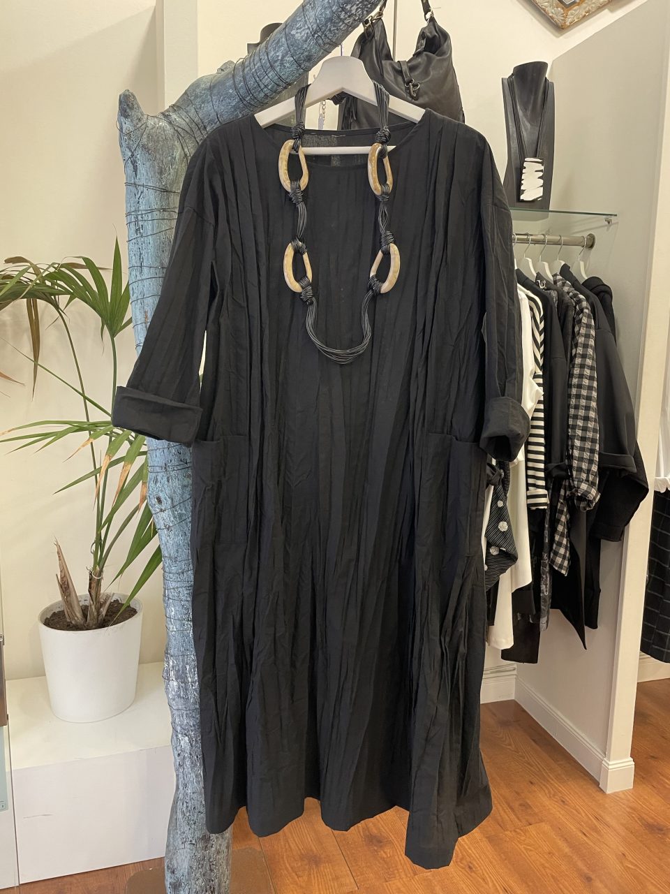 Vestido ARRUGADO negro