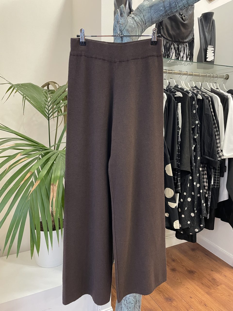 Pantalón PUNTO marrón
